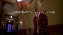 **双面人生：从受人欺负到夜晚守护者的蜕变**
